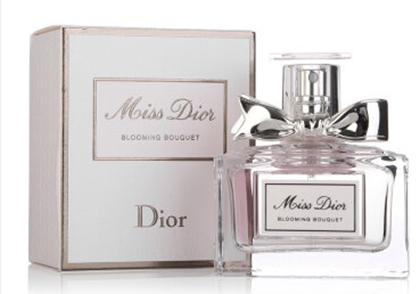 美少女夏日必备日——夏天也要香香哒