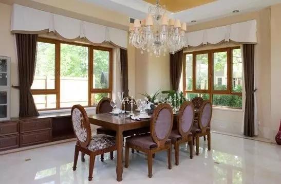 生活是不容易的且行且珍惜,生活如履薄冰且行且珍惜