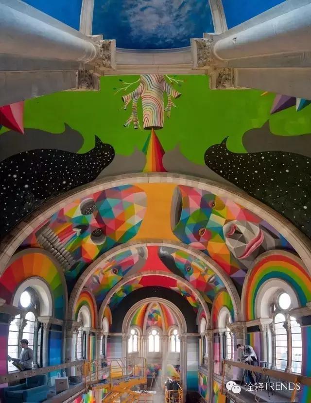上帝涂鸦：他将废弃教堂变成了彩虹天堂