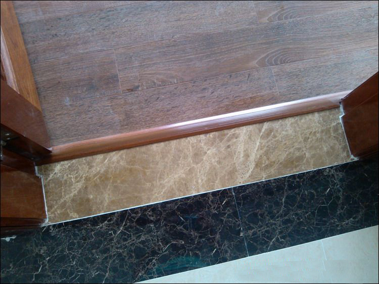 卫生间门套坏了门还能用吗,卫生间门套用木质的烂了怎么办