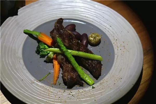 红红火火的欢乐颂你追了吗?没有跌宕的人生至少有一个起伏的胃