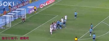震惊足坛的十大任意球,遁地术慢镜头