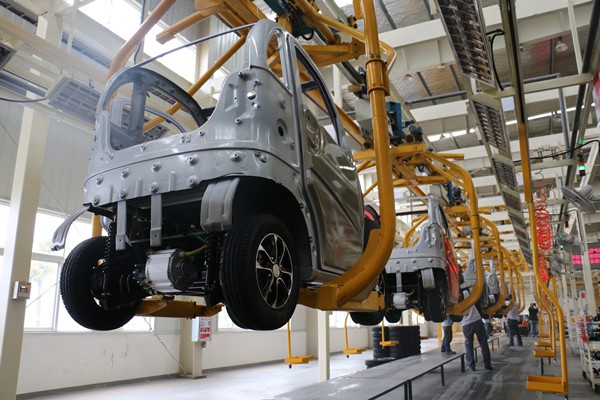 大运爱尚两座四轮电动车,风驰新能源锂电