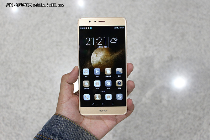 华为手机荣耀v8好用吗,国产良心华为手机