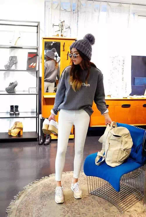 白色裤子显胖还是显瘦,白色裤子会显胖吗