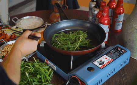 在家躺着吃火锅视频,南宁美食泰式火锅