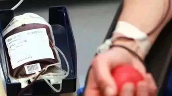 献血血的颜色发黑是咋回事,献血时发现血乌黑怎么回事