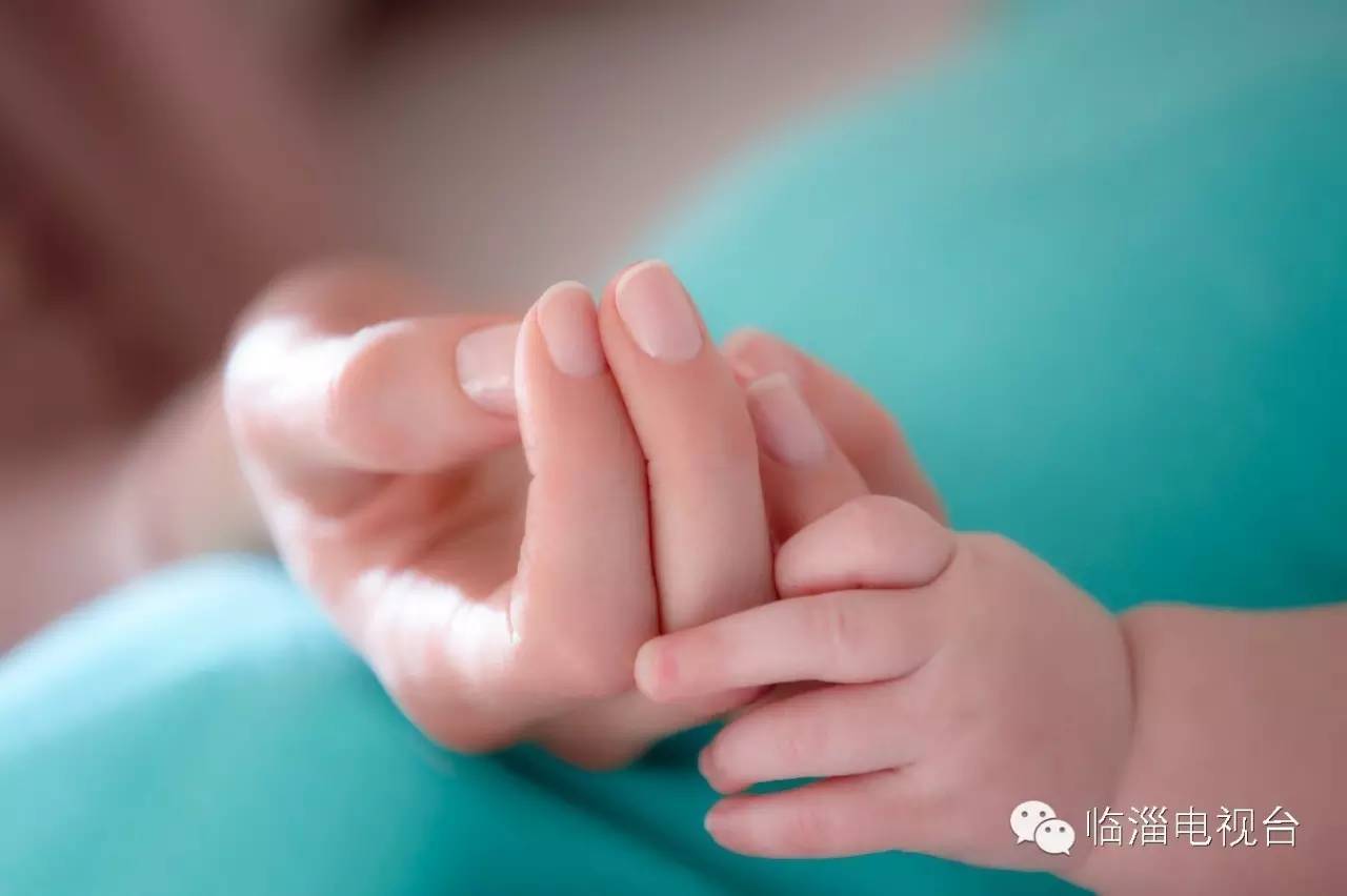 剖腹产妈妈经历,宝妈经历一场剖腹产后的感受说说