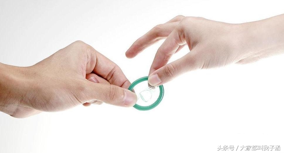 生完孩子多久能看电视,生完孩子多久能看啊