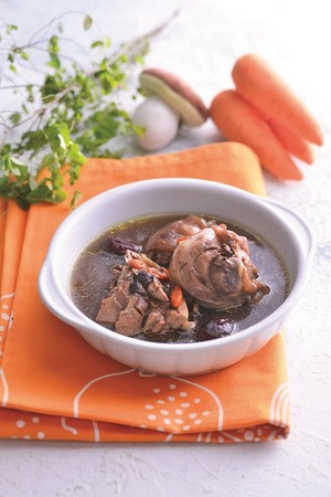 狗狗换季掉毛的处理方法,狗狗掉毛教你一招干干净净