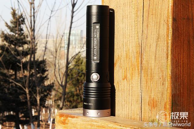 强光家用手电筒远射超亮,照明超远强光手电