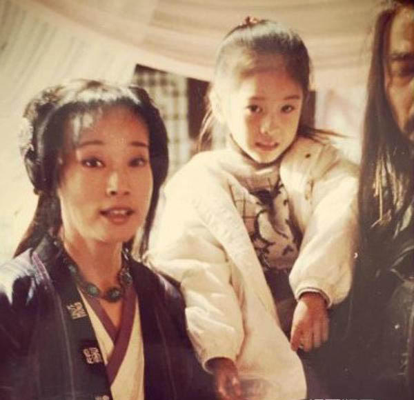 去横店玩被导演选上的明星,第一次去拍戏被导演看中了