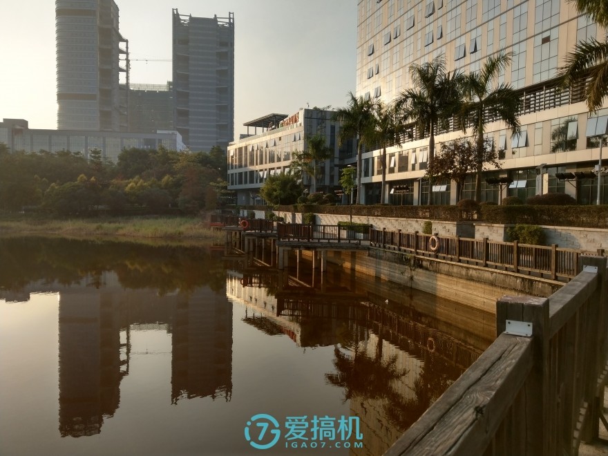 htcu11和u11+选哪个,htcu11+和u12+屏幕哪个好