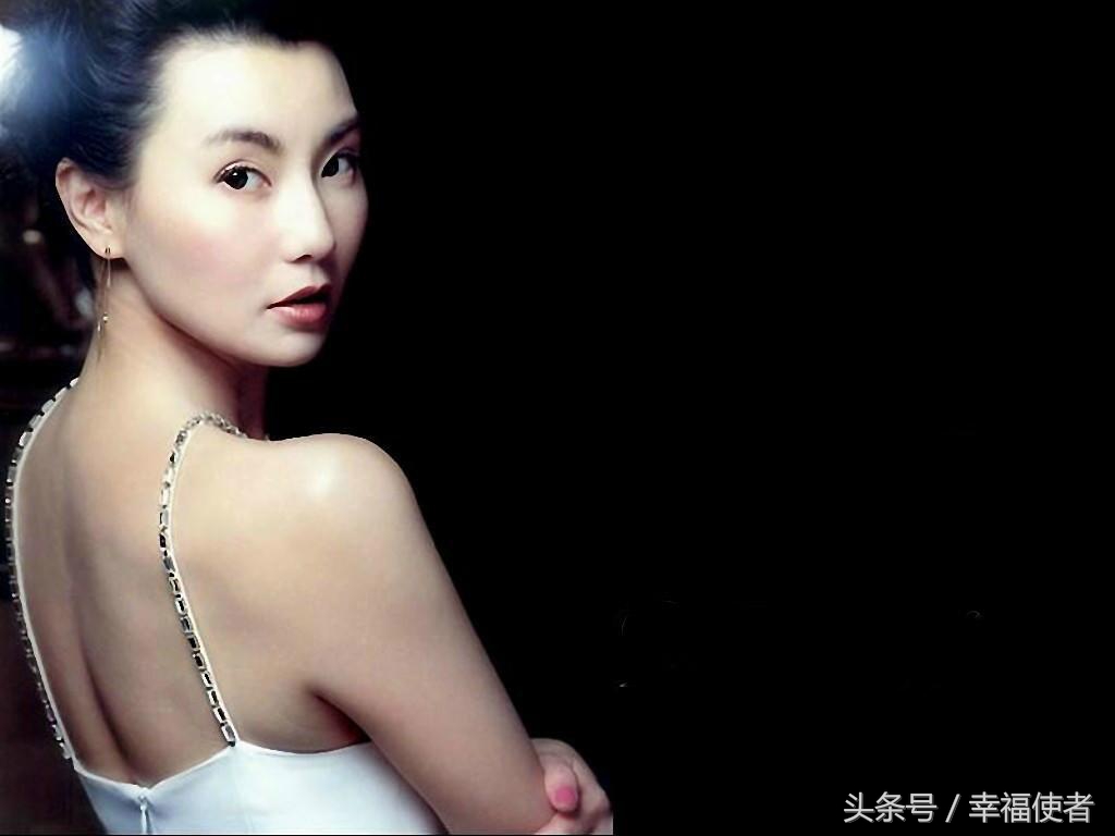 张曼玉也是64年属龙狗年运势，同年的看过来