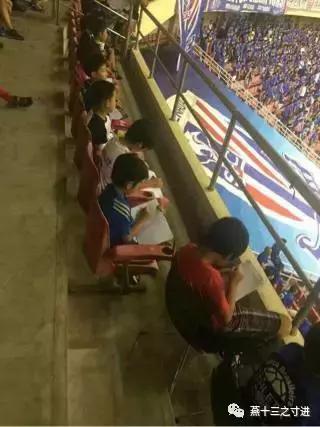 为什么日本踢球的孩子多,在日本踢球的小孩