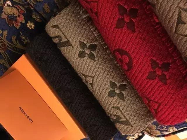 lv围巾怎么看真假辨别,lv围巾怎么查真假鉴别