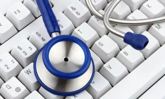 咫尺还是天涯，这位青年医生的文字让我们相信见字如面！