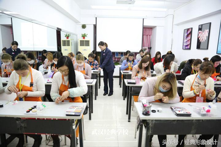 武汉学化妆的学校推荐,武汉化妆学校哪里最好学