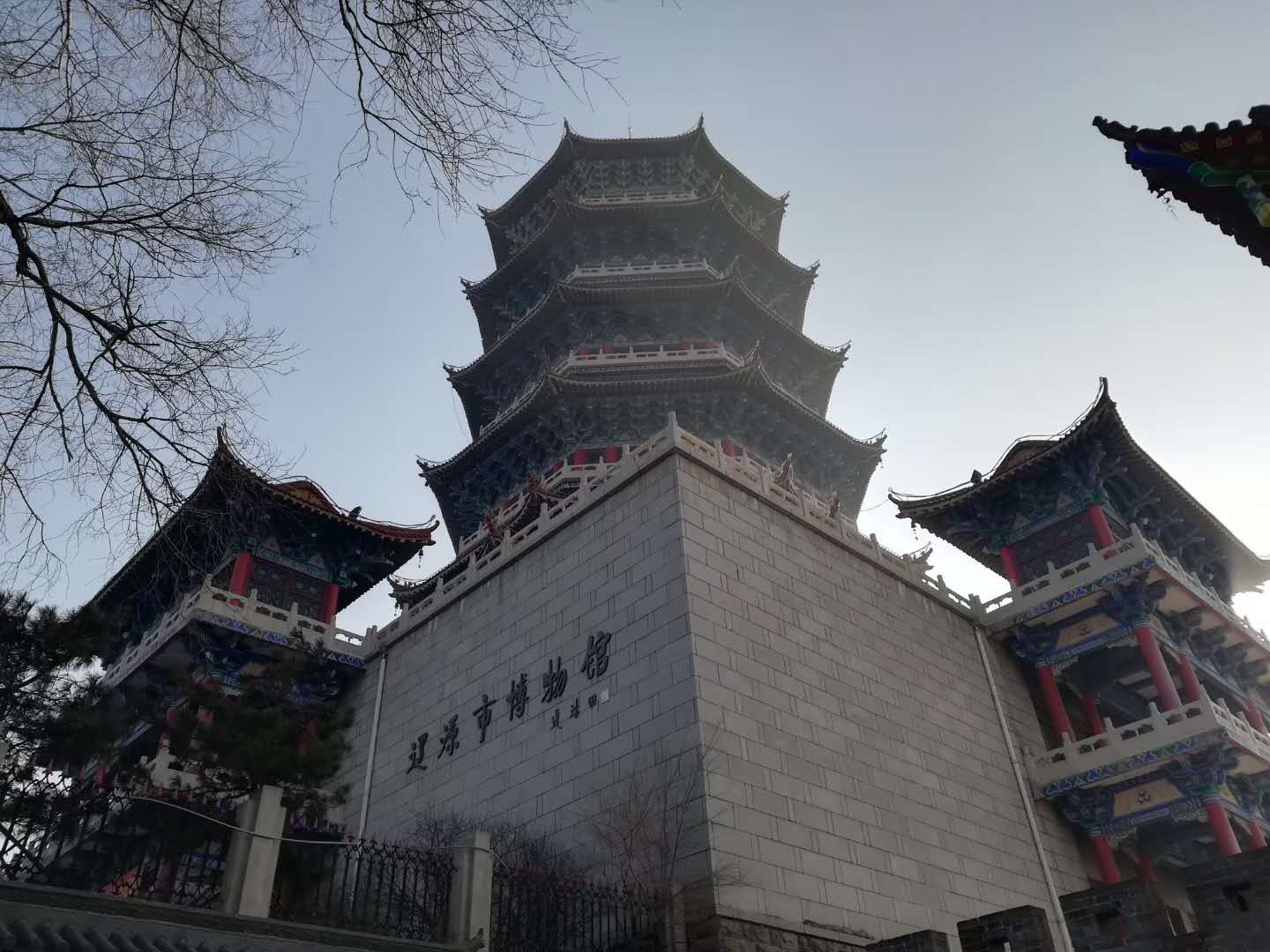 一句话来赞美辽源不夜城,赞美辽源家乡的句子