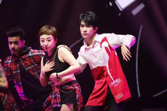 魔法城堡tfboys易烊千玺solo,易烊千玺个人舞台solo舞蹈