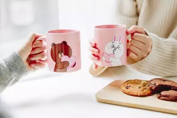 情人节收了一堆礼物,情人节送什么口红香水合适