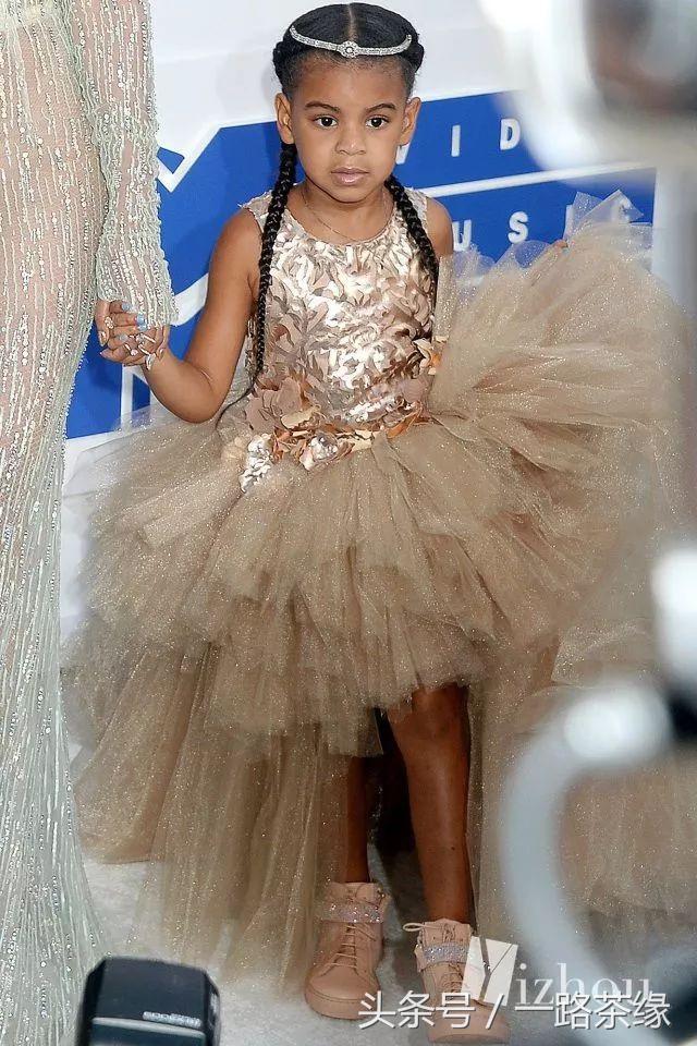 王诗龄伊丽莎白二世,王诗龄奢华