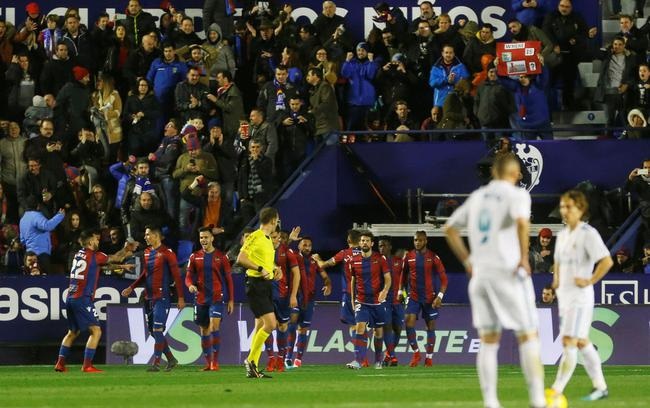 好好的5冠王生生变成了保4队!皇马硬把自家球迷逼成了段子手