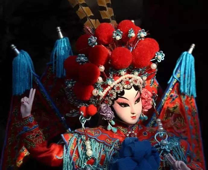 铅丝为骨骼,绢纱为肌肤,他用40年时间做出了最美“芭比娃娃”!