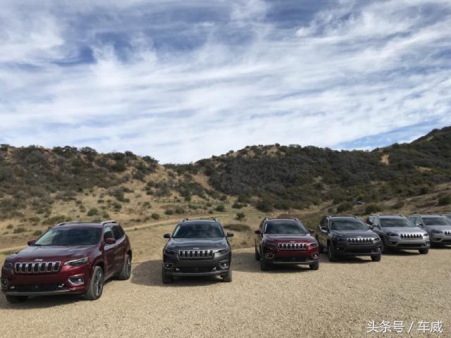 全新jeep自由光两驱和四驱的区别,全新jeep自由光四驱越野