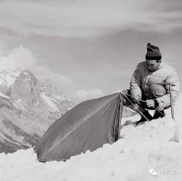马云穿加拿大鹅牌羽绒服,马云羽绒服moncler