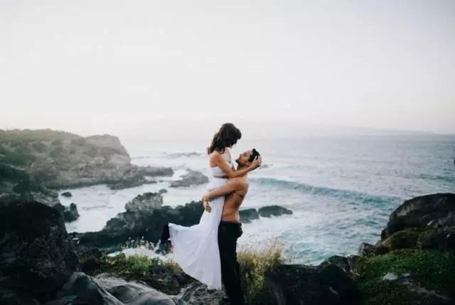 咫尺光年爱如初见意思,咫尺光年爱如初见什么意思