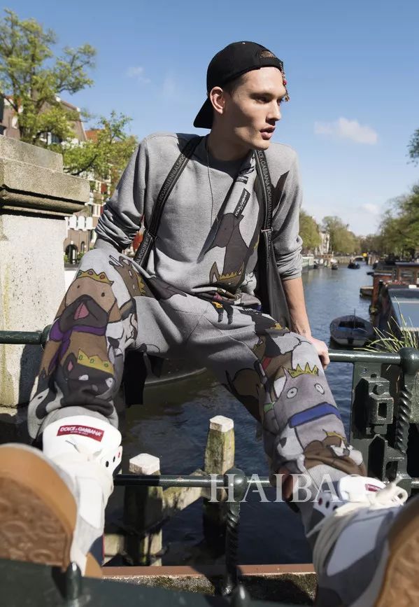 毕竟爱狗｜哈哈哈哈哈哈……听说你们要买狗年单品？我就真的不拦了！