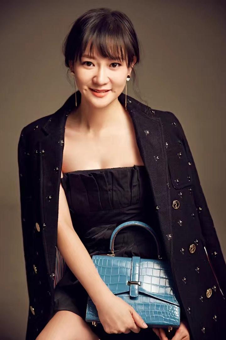 这位温州媛子不得了她打造的包包跻身国际一线品牌