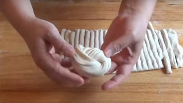 银丝馒头制作方法,蒸金丝馒头