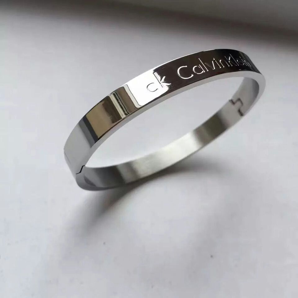 刚过完情人节又要迎接三八妇女节,在家迎接情人节