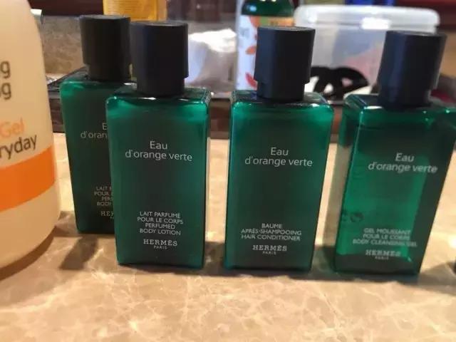 五星级酒店里面的服务设施要钱吗,五星级酒店却暗藏黄与黑