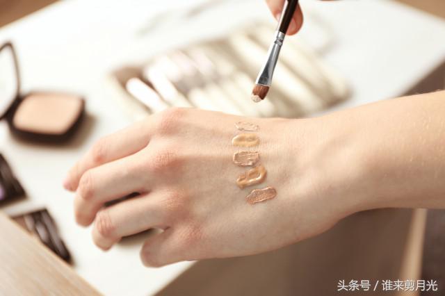 粉饼与粉底液有什么区别,粉底液气垫bb霜cc霜和粉饼的区别