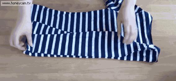 我叠衣服,叠一件衣服用三步完成