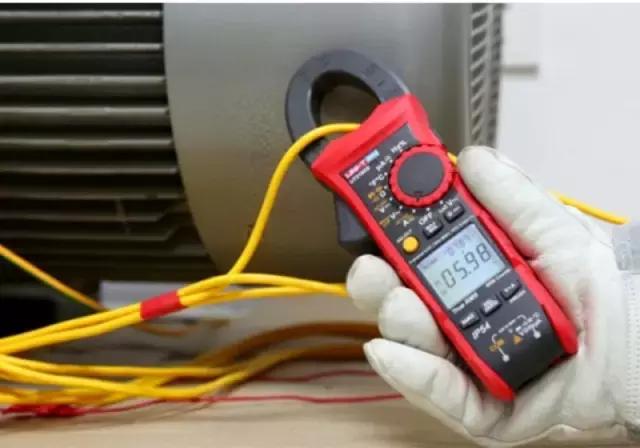 数字钳形表测量24v怎么用,数字钳形表怎么测功率