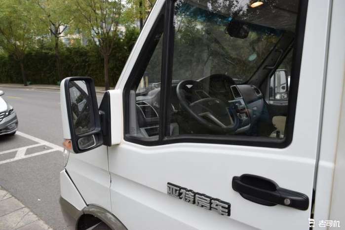 大通b型国产房车最新款,上汽大通maxusv80长轴中顶房车