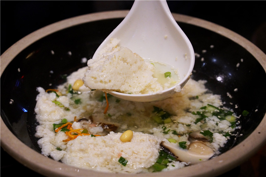 开封特色小吃桶子鸡,开封著名的小吃一条街在哪里