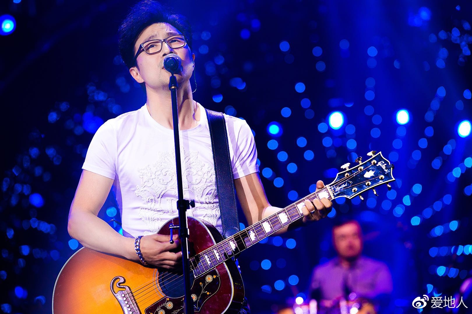 汪峰当时怎样评价他的歌的,汪峰在歌手中是什么水平