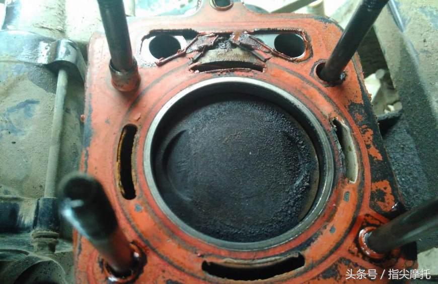 摩托车冷却液漏进气缸,摩托车防冻液加满有什么影响