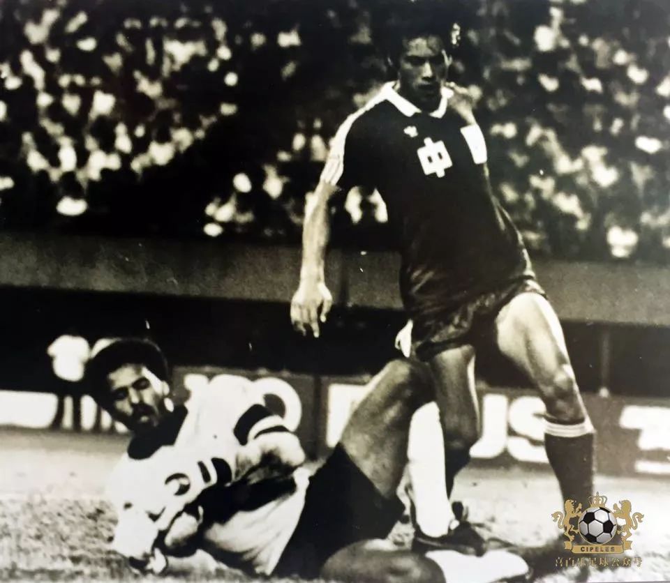 津门足球双百颂图片,津门足球双百颂签售会