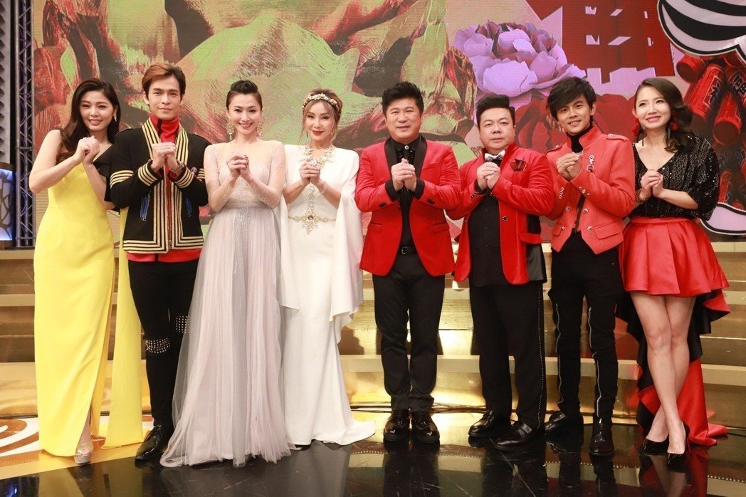 都在关注央视春晚？看看台湾同胞除夕夜都看点啥？