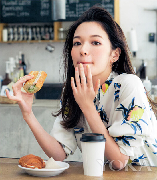 如何快速消除晨起浮肿,晨起水肿护肤