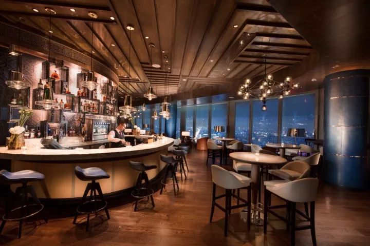 睡进220米高空上的云端酒店，玩转网红LINEFRIENDS乐园，新晋亲子游地标来袭！