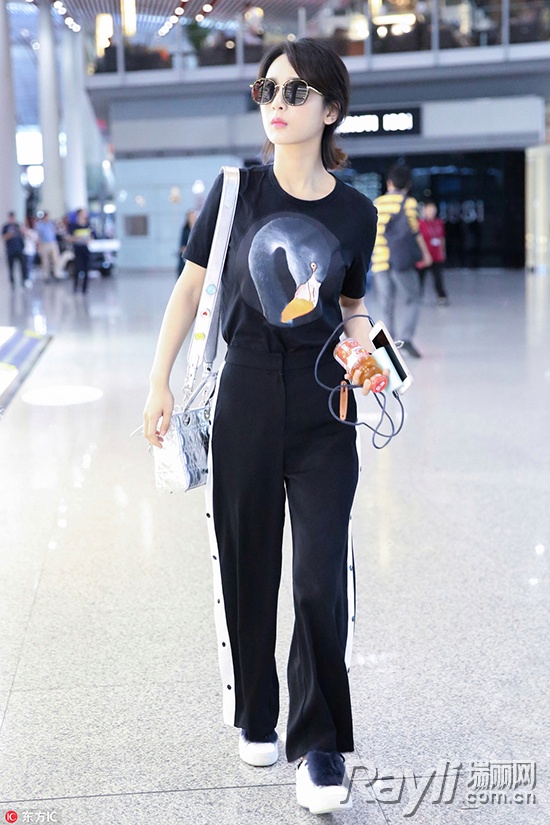 杨紫黑色阔腿牛仔裤,杨紫健身裤