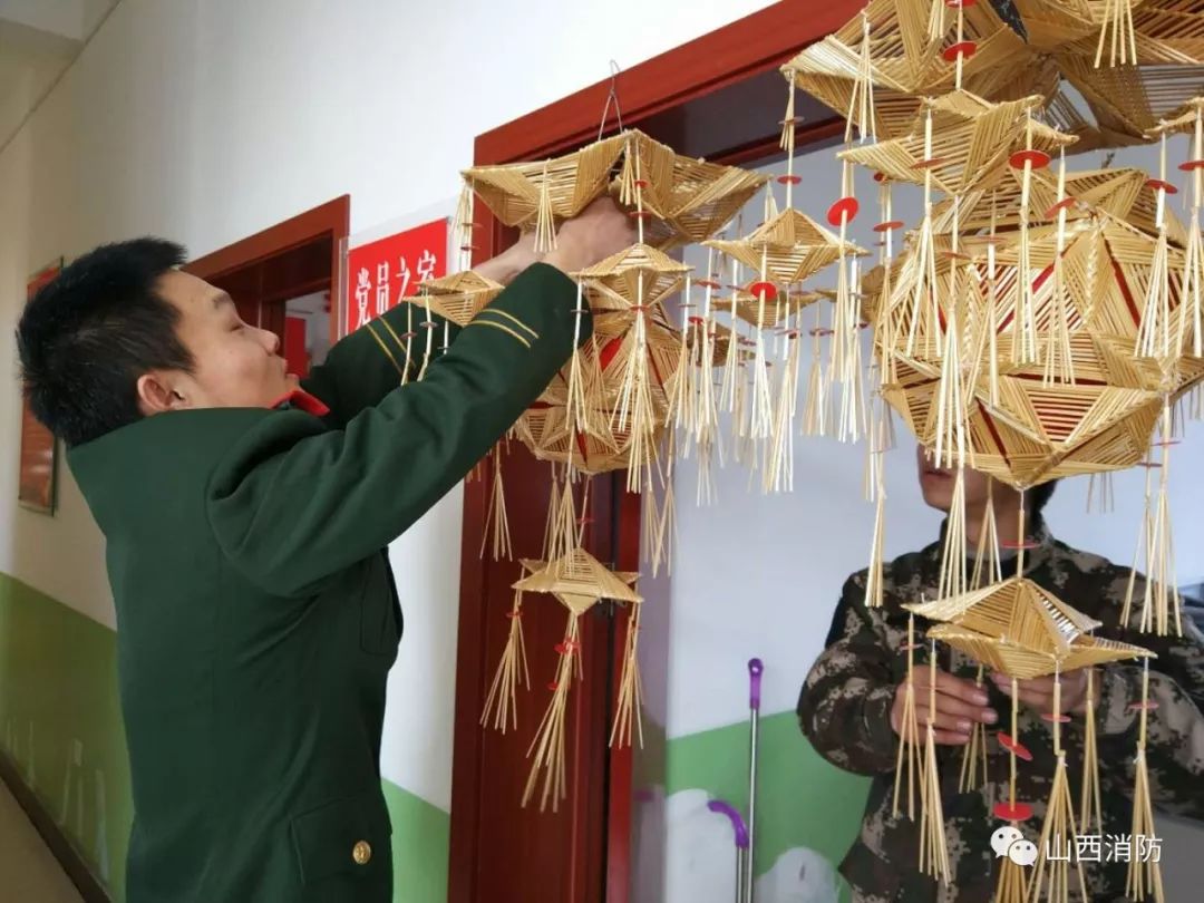 部队自制元宵节花灯,消防花灯