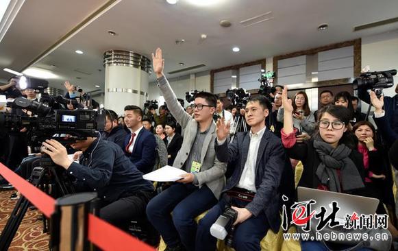 河北代表团采访,河北省代表团入场